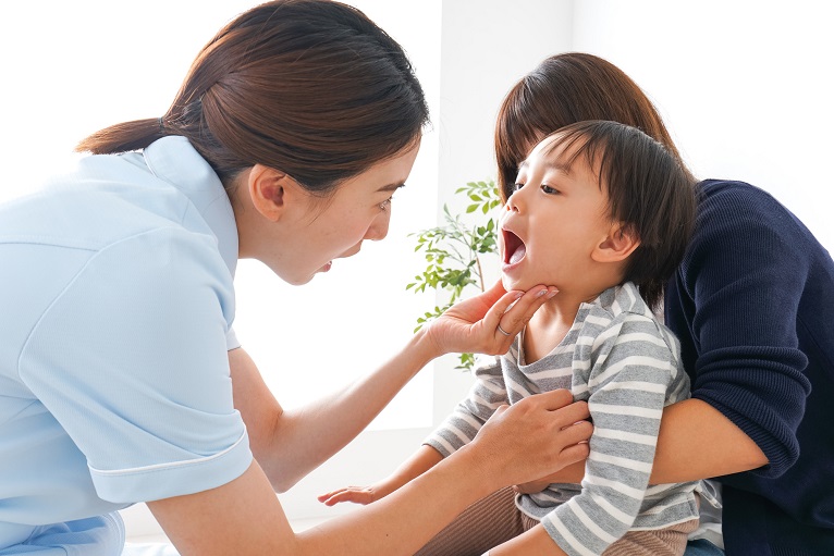 お子さまのお口ぽかんと開いていませんか？